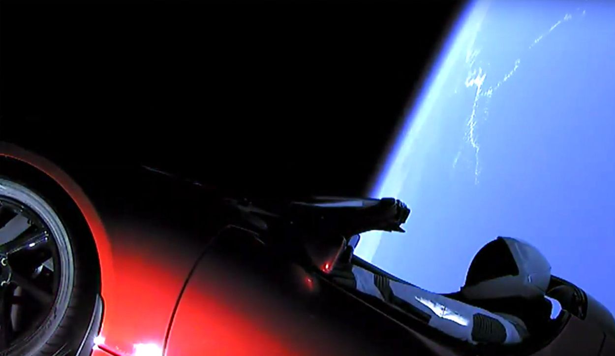 Afbeelding van Imposante beelden van Tesla in ruimte