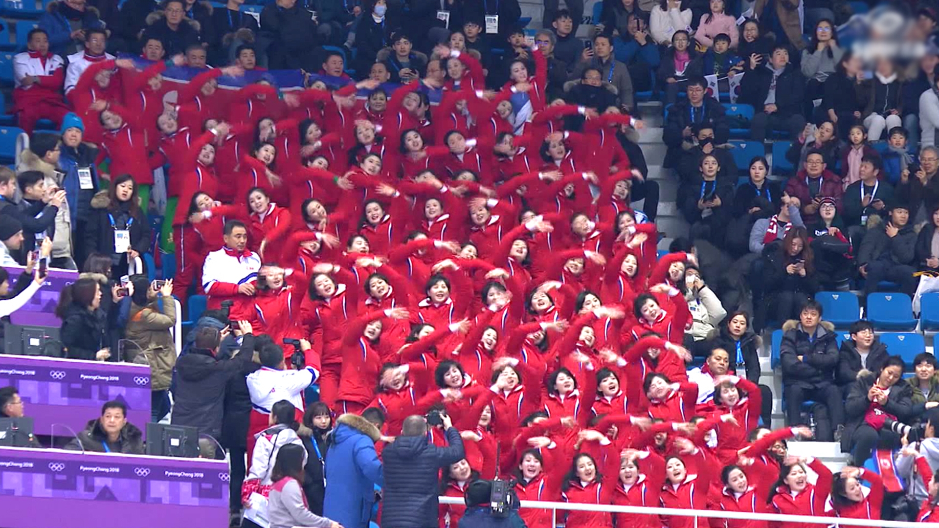 WDD Thumb Noord-Korea cheerleaders