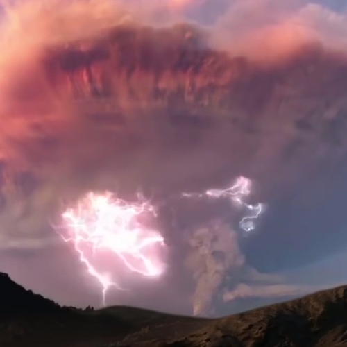 Web Draait Door: Vulkanische bliksem