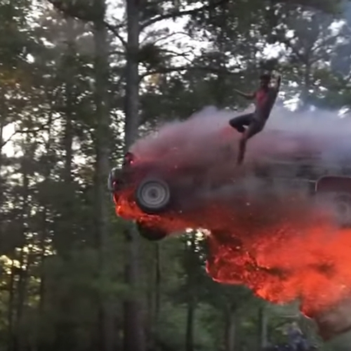 Web Draait Door: extreme car jump