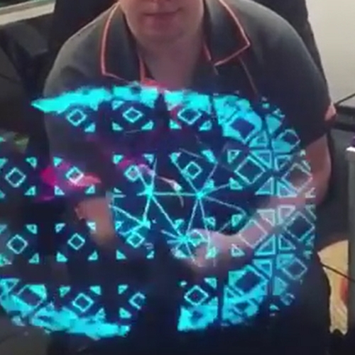 Web Draait Door: Spinner voor volwassenen maakt hologram